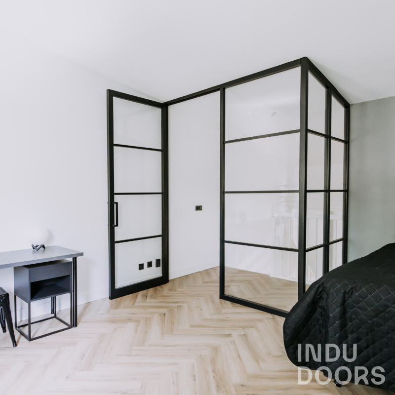 Indudoors glazen wand slaapkamer