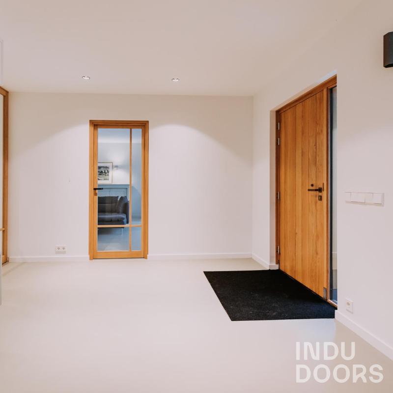 Indudoors eiken binnendeuren in mordern interieur