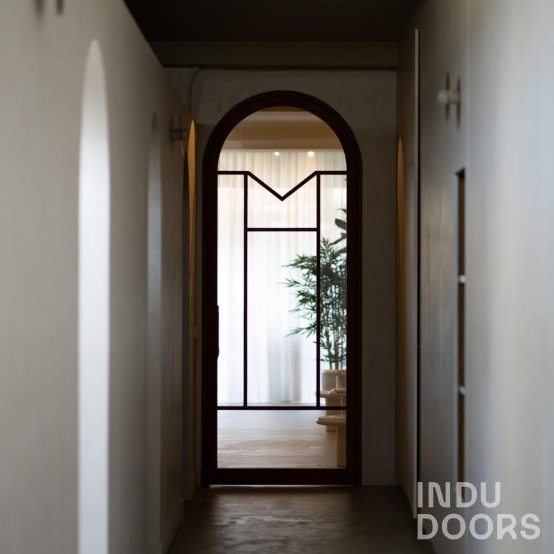 Indu Doors Customised eiken binnendeur met logo